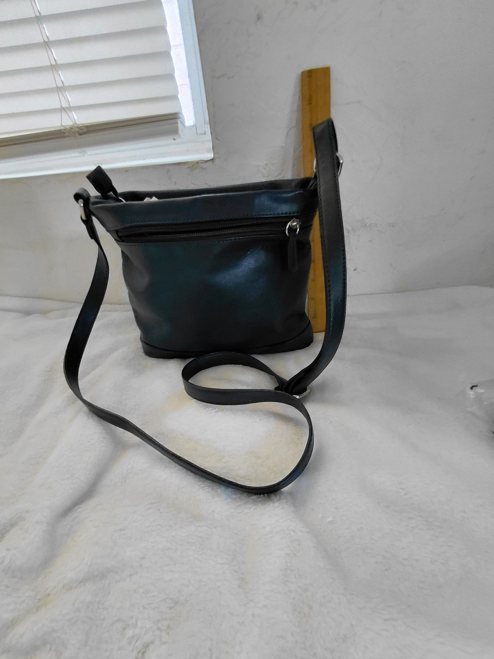 Giani Bernini Classic Black Leather Crossbody Bag - Timeless Everyday Style NWOT